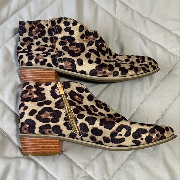 Low Ankle Cheetah Boots - Picture 3 of 6